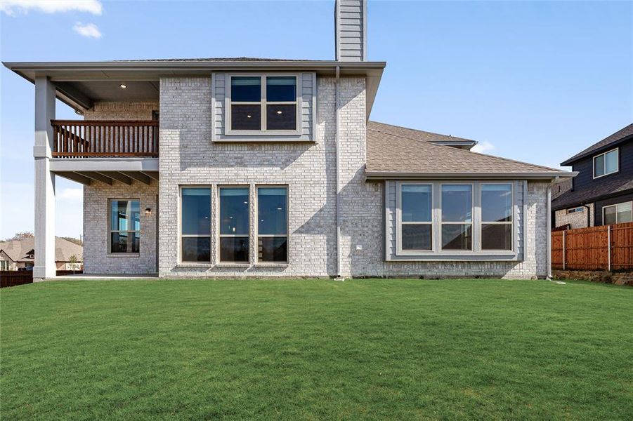 Exterior details and patio area of a home in Ridgepoint, Midlothian (Image 4).
