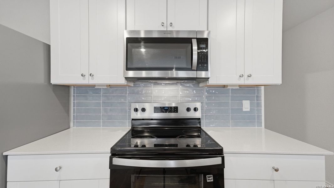 Close-up of interior finishes inside a home in Ladera, Luling (Image 21).