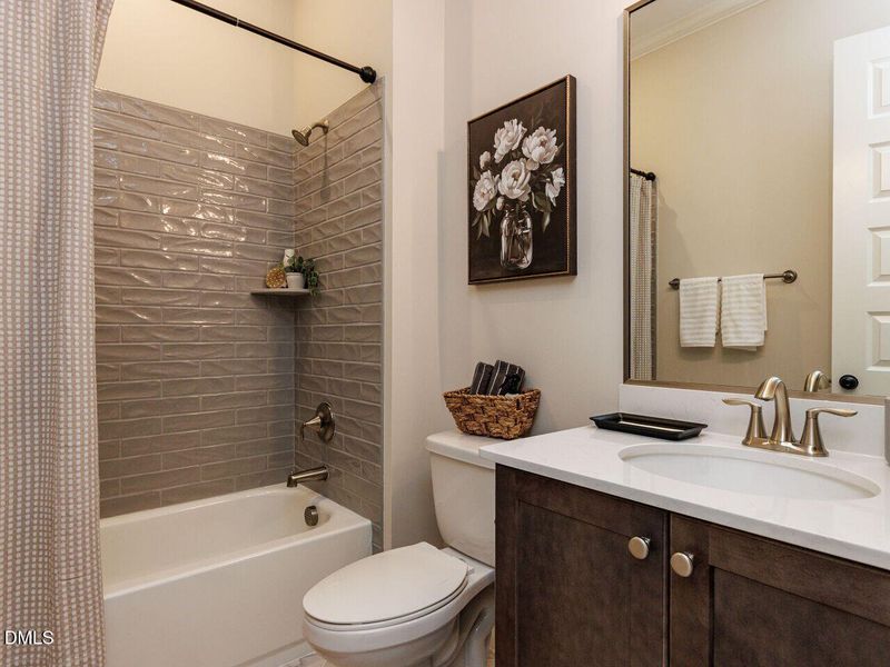 008-1280x960-bathroom