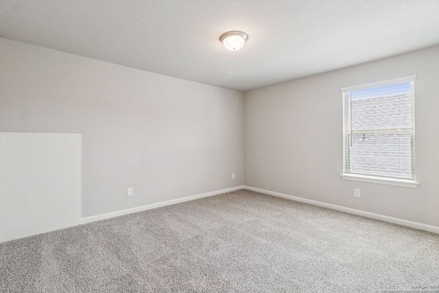 Spacious, unfurnished interior of a new home in Arcadia Ridge - Classic Series, San Antonio (Image 33).