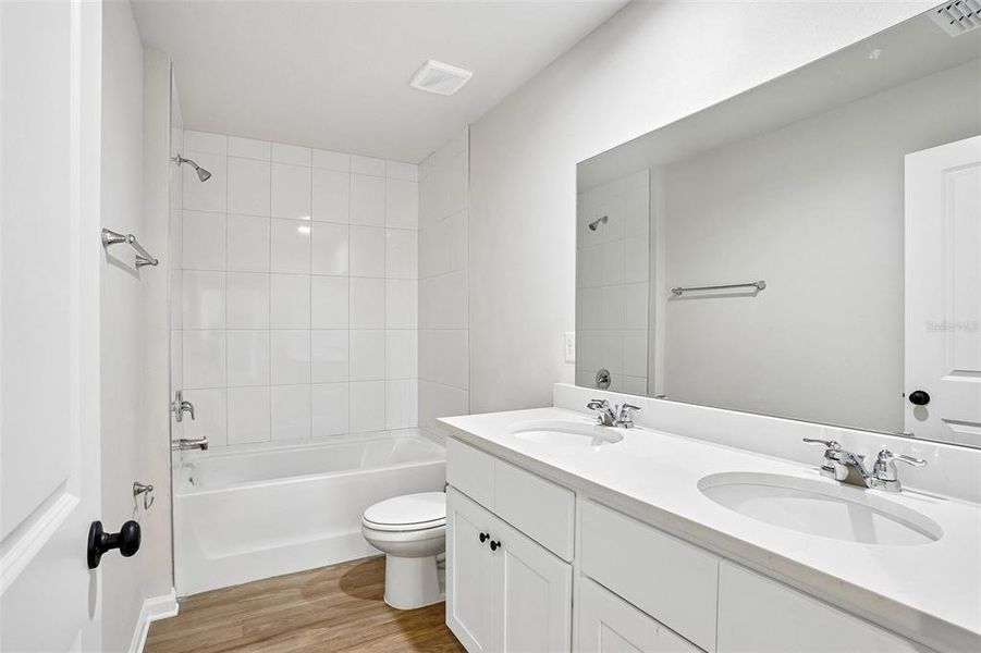 Furnished interior view inside a new home in , Ocala (Image 10).