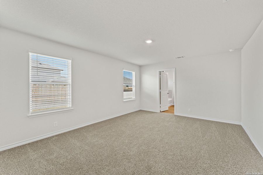 Spacious, unfurnished interior of a new home in Steele Creek, Cibolo (Image 14).