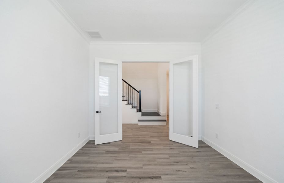 Flex Room/ Office Flex Room/ Office