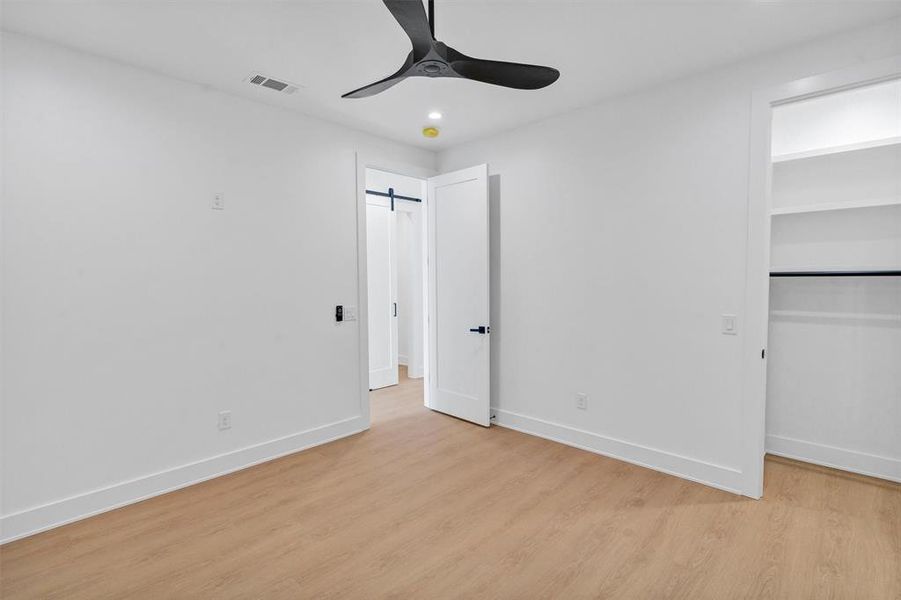 Spacious, unfurnished interior of a new home in , Graford (Image 12).