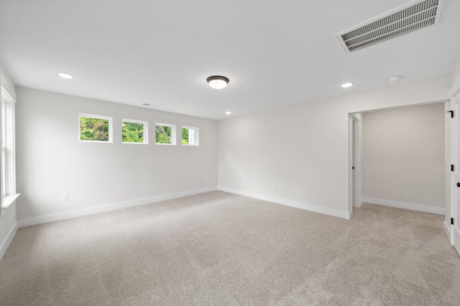 Spacious, unfurnished interior of a new home in Harbor Crossing, Greensboro (Image 16). Spacious, unfurnished interior of a new home in Harbor Crossing, Greensboro (Image 16).