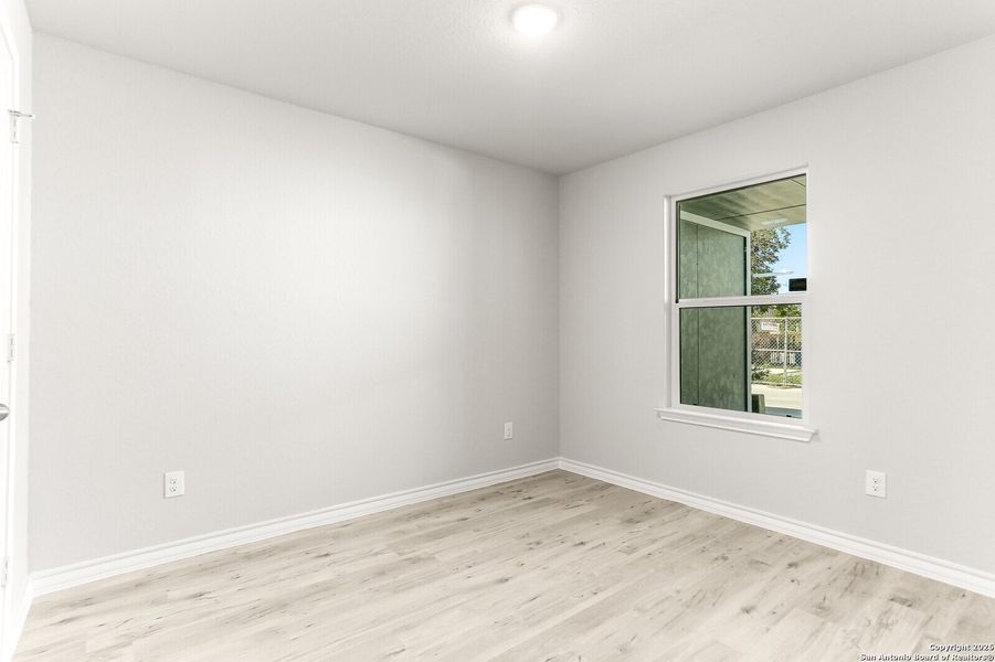 Spacious, unfurnished interior of a new home in , San Antonio (Image 14).