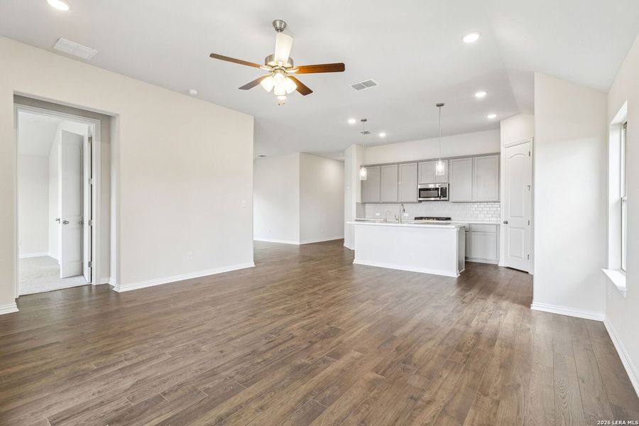Spacious, unfurnished interior of a new home in Stream Waters, Seguin (Image 38). Spacious, unfurnished interior of a new home in Stream Waters, Seguin (Image 38).
