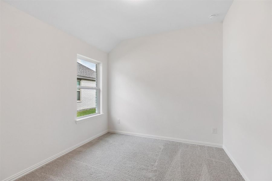 Spacious, unfurnished interior of a new home in Ellis Cove, Seabrook (Image 19).