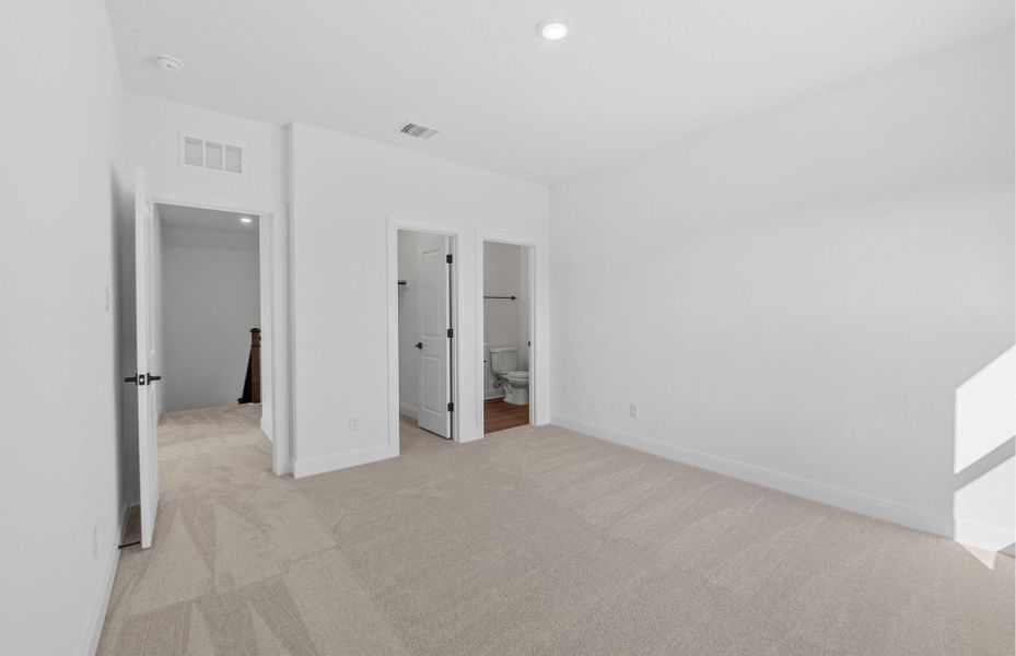 Spacious, unfurnished interior of a new home in Horizon Lake, Leander (Image 45).