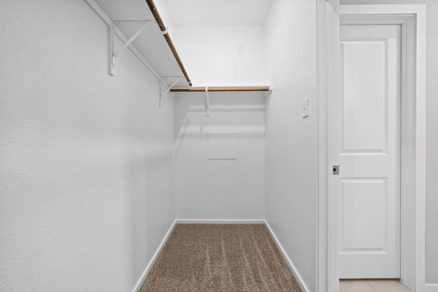Spacious, unfurnished interior of a new home in Creekhaven, Rosharon (Image 15). Spacious, unfurnished interior of a new home in Creekhaven, Rosharon (Image 15).