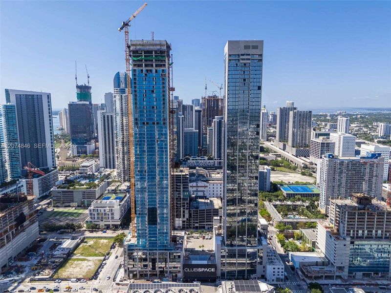 Condo located in Miami, FL showcasing its design and architecture (Image 4). Condo located in Miami, FL showcasing its design and architecture (Image 4).