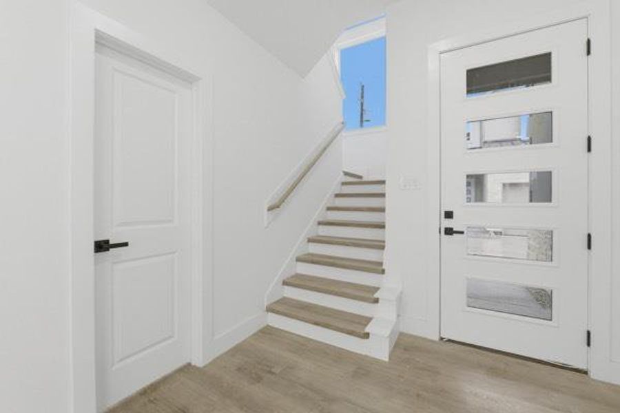 Spacious, unfurnished interior of a new home in , Houston (Image 19).