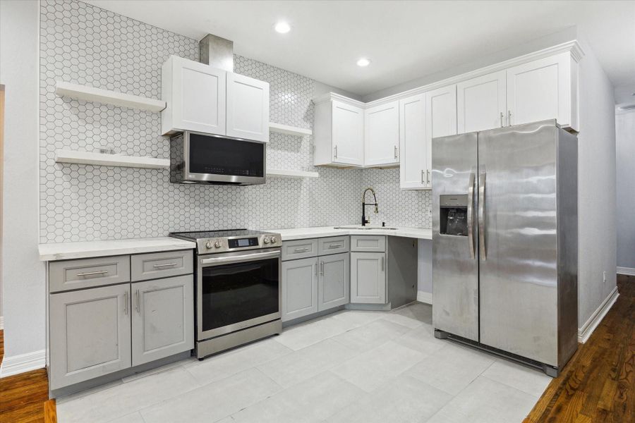 Furnished interior view inside a new home in , Houston (Image 3). Furnished interior view inside a new home in , Houston (Image 3).