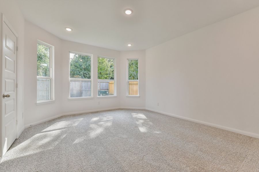 Spacious, unfurnished interior of a new home in Anderson Lake, Houston (Image 6). Spacious, unfurnished interior of a new home in Anderson Lake, Houston (Image 6).