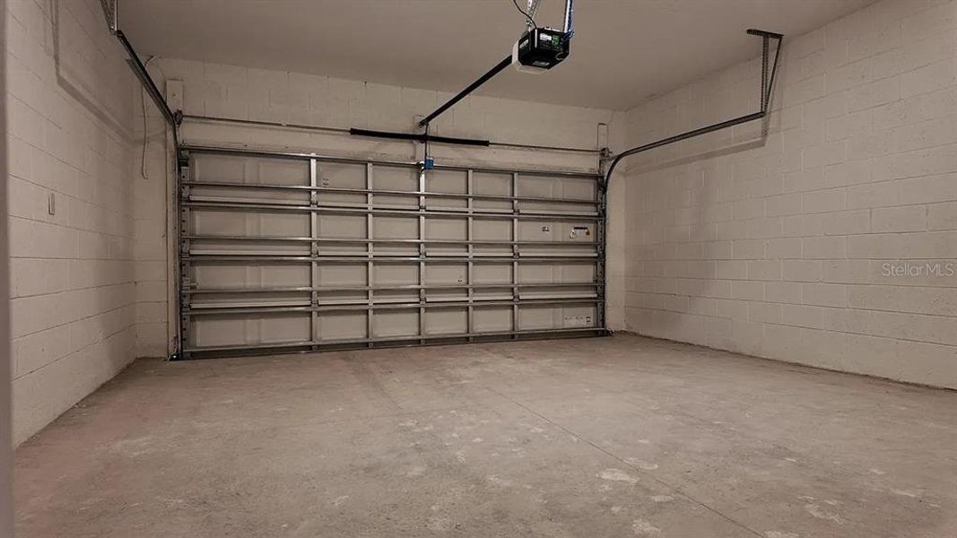 Spacious, unfurnished interior of a new home in Cascades: Grand Collection, Davenport (Image 10).