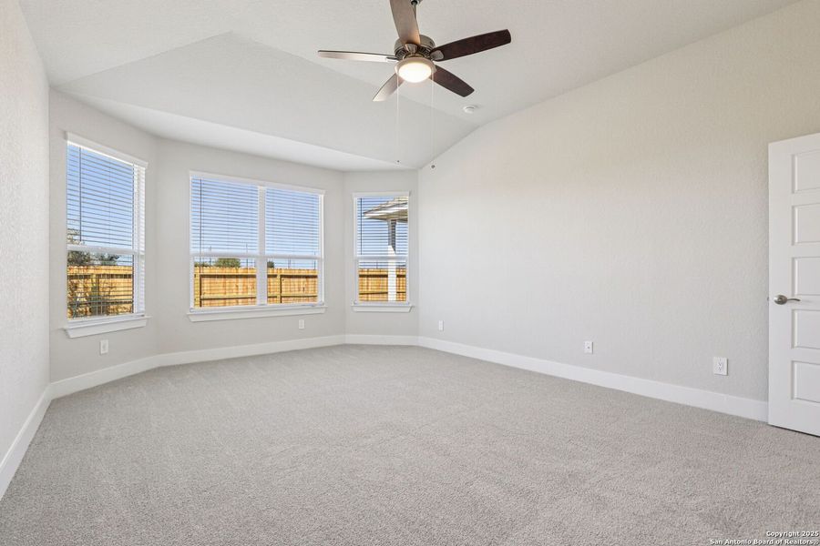 Spacious, unfurnished interior of a new home in Carmel Ranch, Schertz (Image 40).