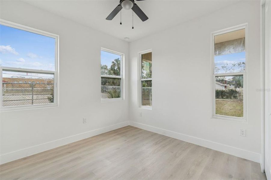 Spacious, unfurnished interior of a new home in , Tampa (Image 44).