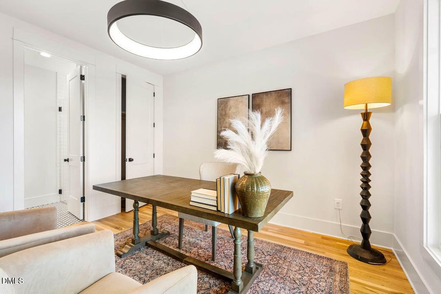 2044355995524827465-17