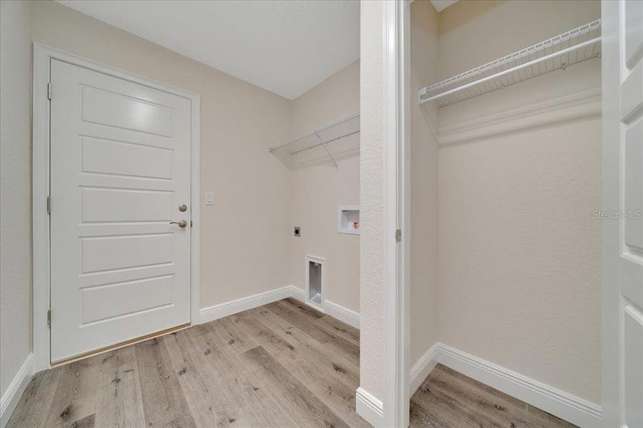 Spacious, unfurnished interior of a new home in , Ocala (Image 14).