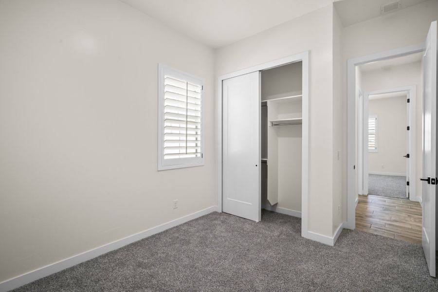 Spacious, unfurnished interior of a new home in Summer Sky North, El Paso (Image 35).
