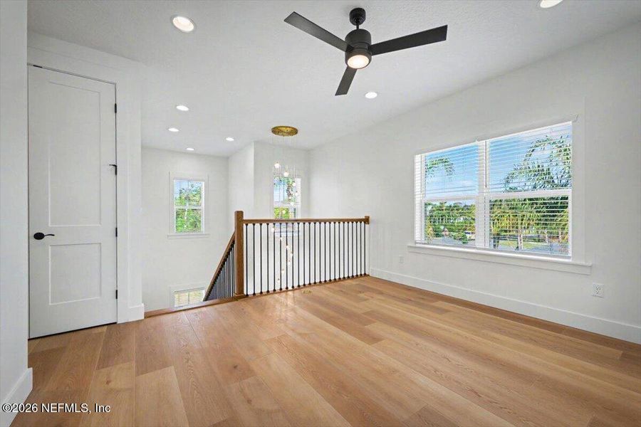 Spacious, unfurnished interior of a new home in , Jacksonville Beach (Image 29).