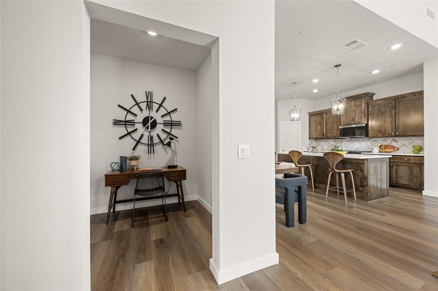 Furnished interior view inside a new home in Mira Lagos, Grand Prairie (Image 14). Furnished interior view inside a new home in Mira Lagos, Grand Prairie (Image 14).