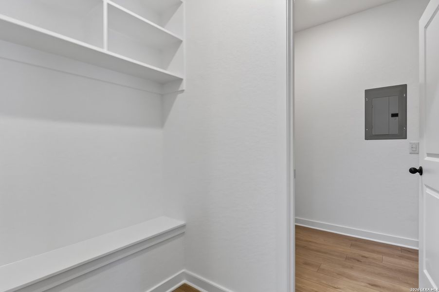 Spacious, unfurnished interior of a new home in Nopal Valley, San Antonio (Image 27).