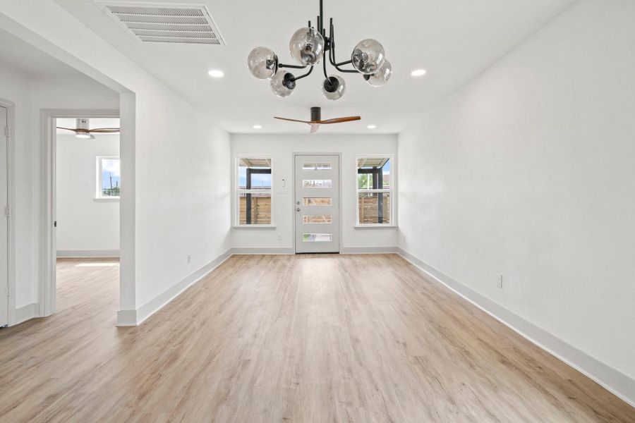 Spacious, unfurnished interior of a new home in , Houston (Image 31).