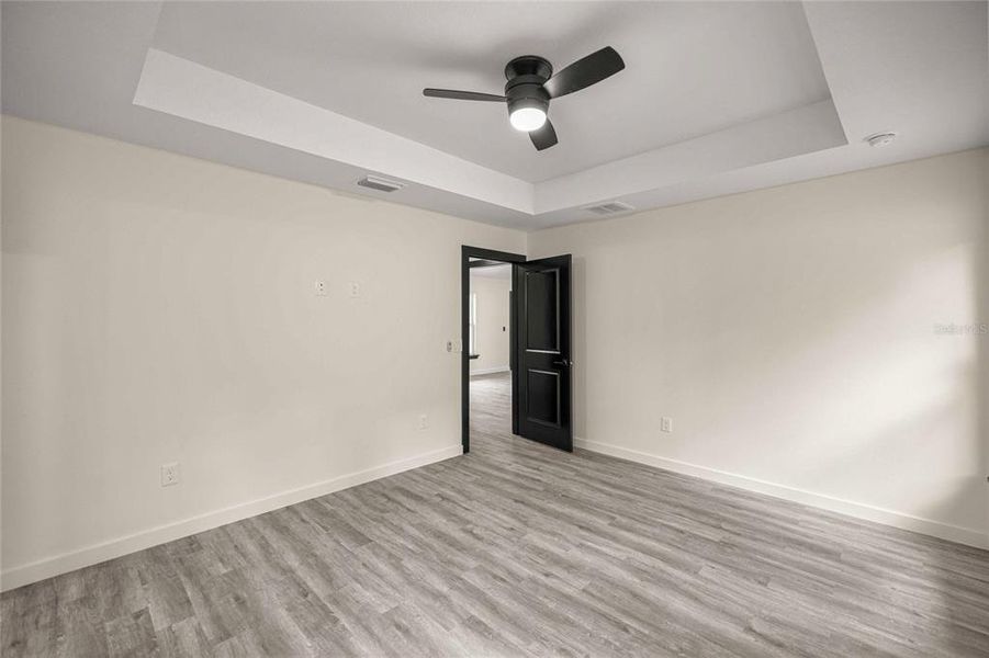 Spacious, unfurnished interior of a new home in , Ocala (Image 12).