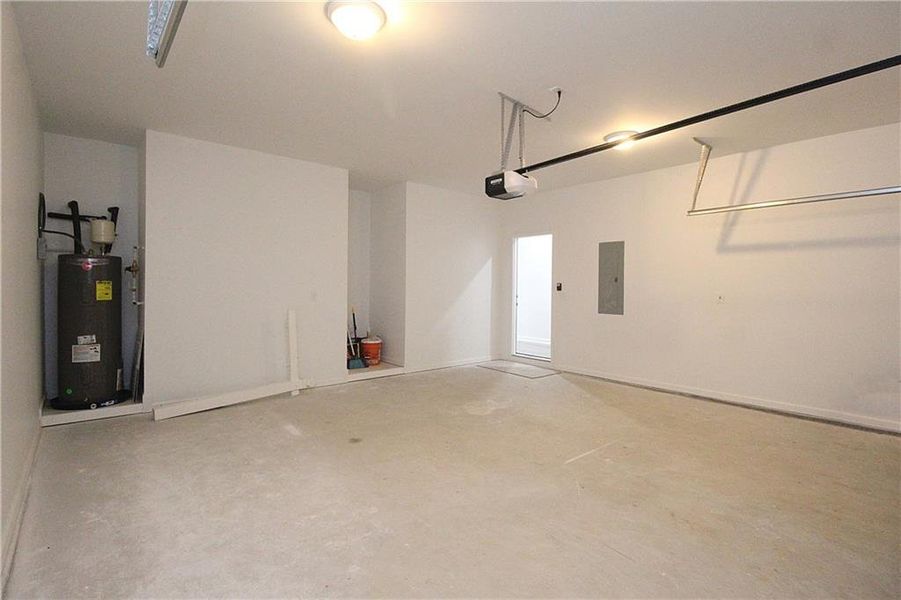 Spacious, unfurnished interior of a new home in , Austell (Image 20).