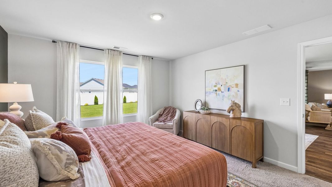 Representative furnished interior of a home built from the Aria by D.R. Horton in CDJ Farms, Portland (Image 43).