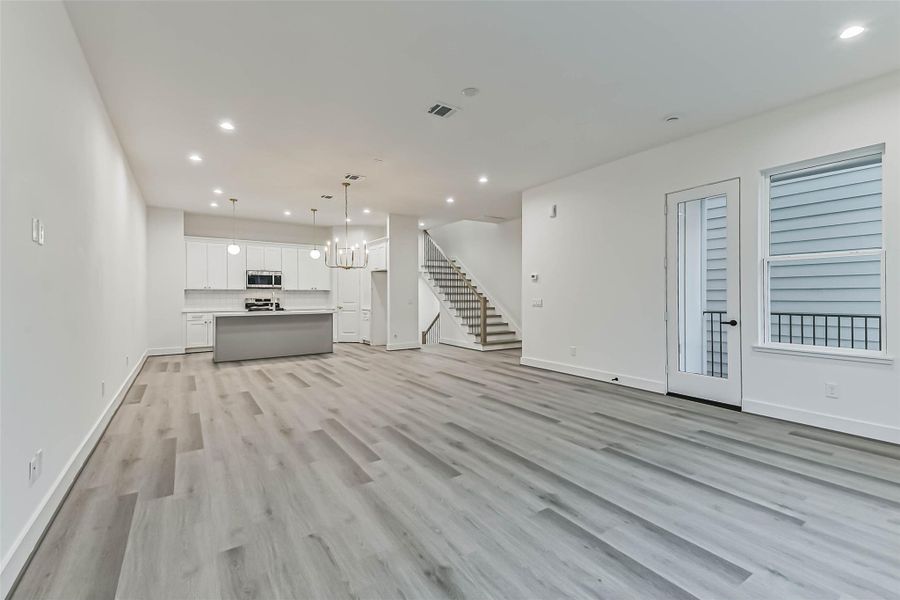 Spacious, unfurnished interior of a new home in , Houston (Image 18).