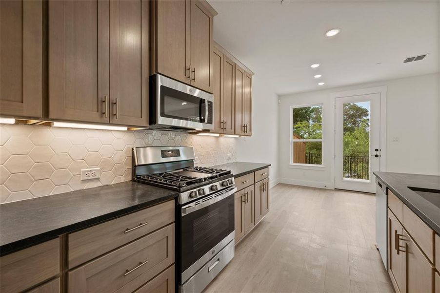 Furnished interior view inside a new home in Enclave at Chadwick Farms, Northlake (Image 7). Furnished interior view inside a new home in Enclave at Chadwick Farms, Northlake (Image 7).