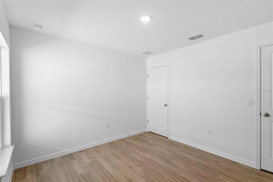 Spacious, unfurnished interior of a new home in , Eustis (Image 15).