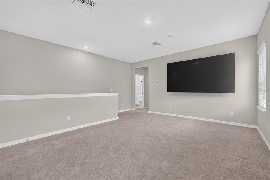 Spacious, unfurnished interior of a new home in , Bradenton (Image 49).