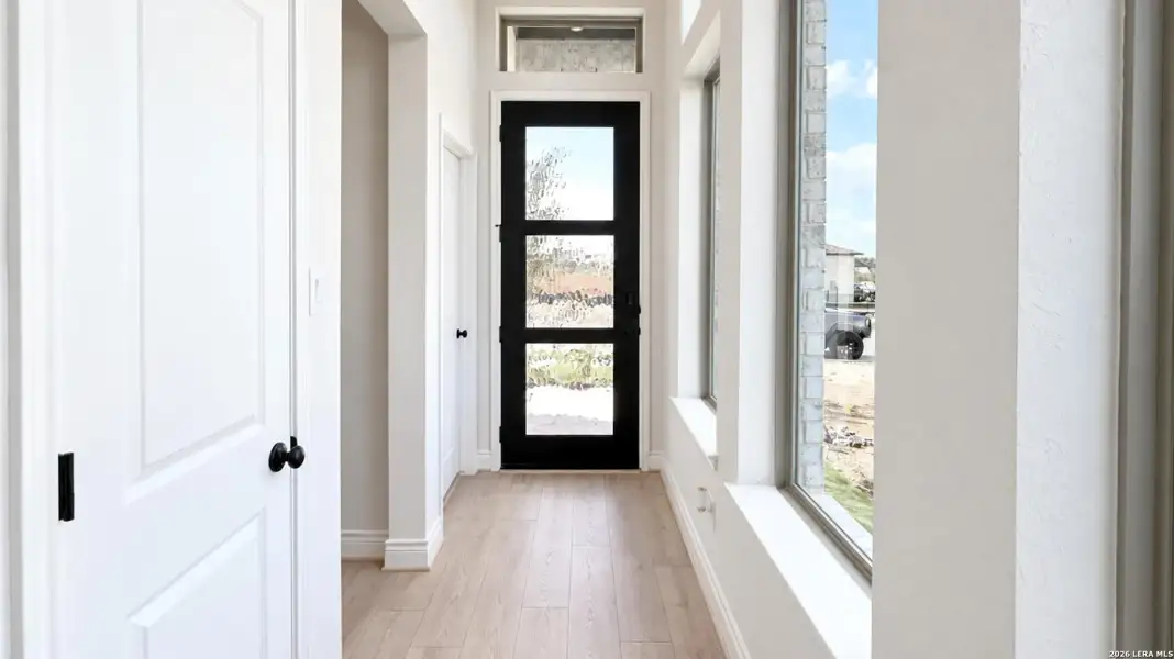 Spacious, unfurnished interior of a new home in Legacy at Lake Dunlap, New Braunfels (Image 13).
