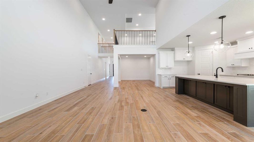 Spacious, unfurnished interior of a new home in The Heights At Uptown Celina 50', Celina (Image 15).