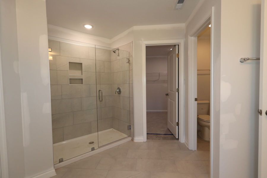 Owner's Bathroom Owner's Bathroom