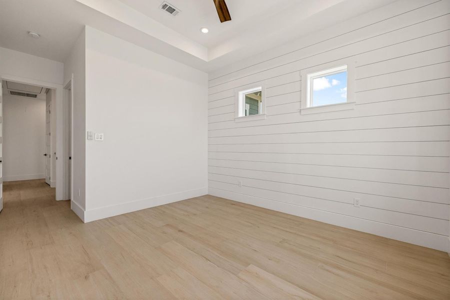 Spacious, unfurnished interior of a new home in , Galveston (Image 45).