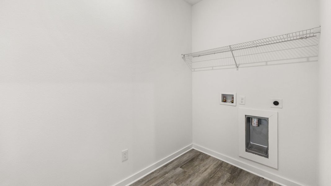 Representative unfurnished interior of a home built from the Walker by D.R. Horton in Ashton Park Phase III, Freeport (Image 30).