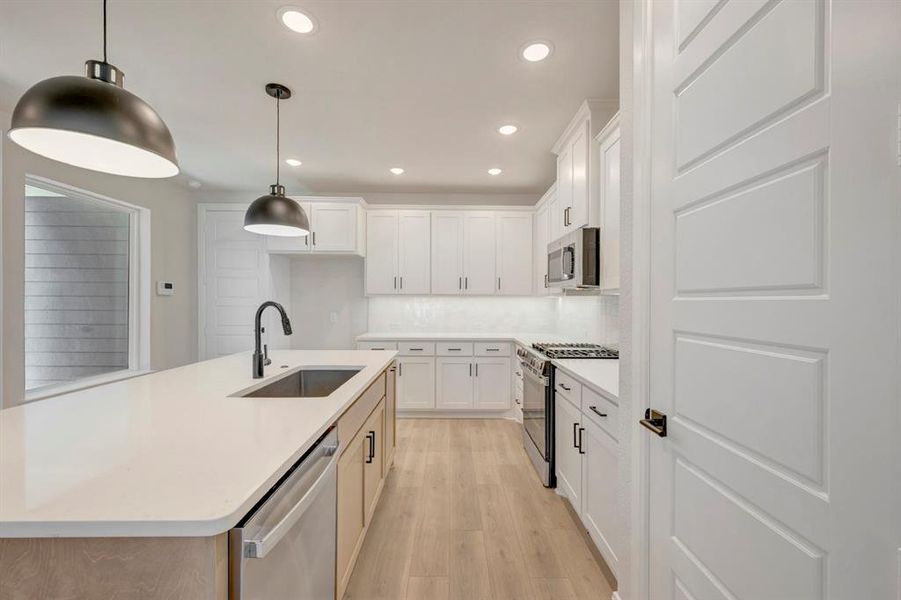 Furnished interior view inside a new home in Painted Tree Woodland West – Cottages, McKinney (Image 16).