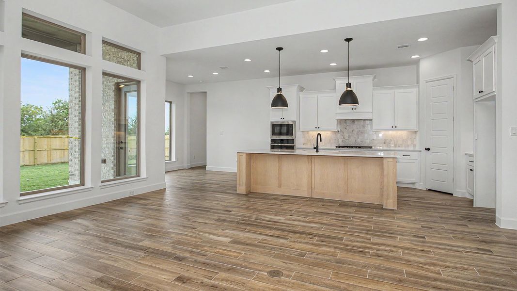 Spacious, unfurnished interior of a new home in Lakes of Cane Island, Katy (Image 14). Spacious, unfurnished interior of a new home in Lakes of Cane Island, Katy (Image 14).