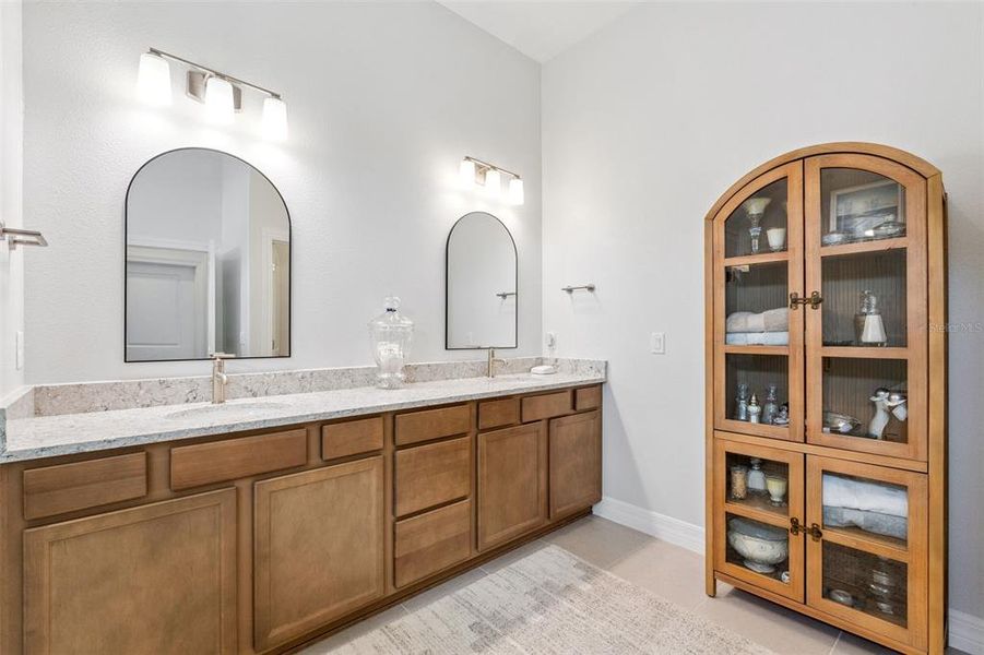 Furnished interior view inside a new home in Del Webb Minneola, Minneola (Image 15).
