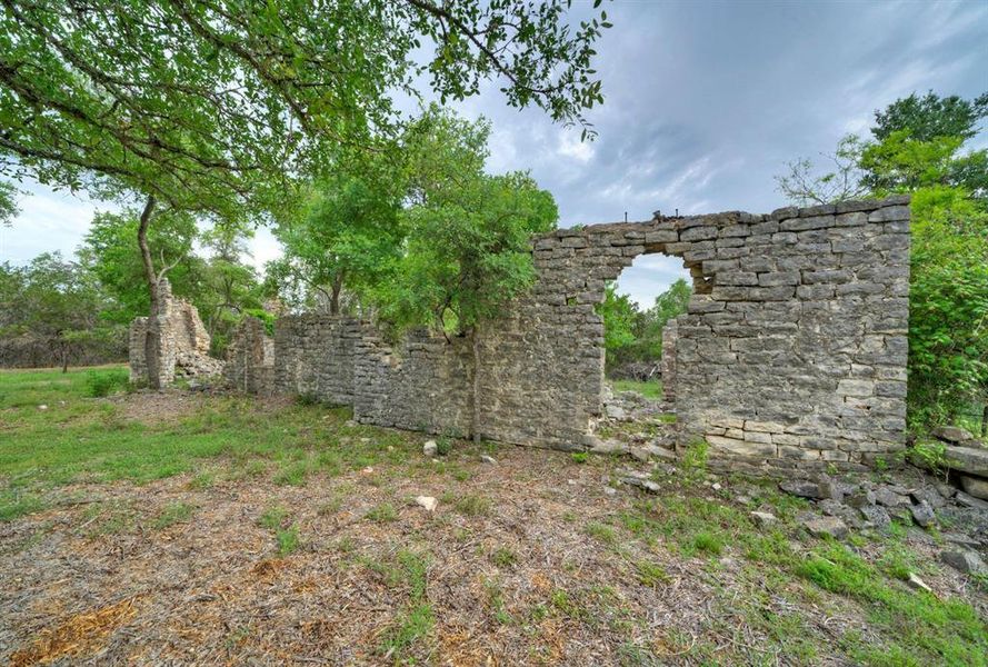 Natural landscape and outdoor views near in Austin (Image 13). Natural landscape and outdoor views near in Austin (Image 13).