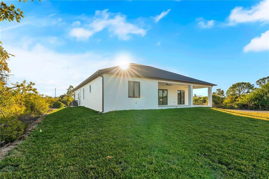 Exterior details and patio area of a home in , Port Charlotte (Image 29).