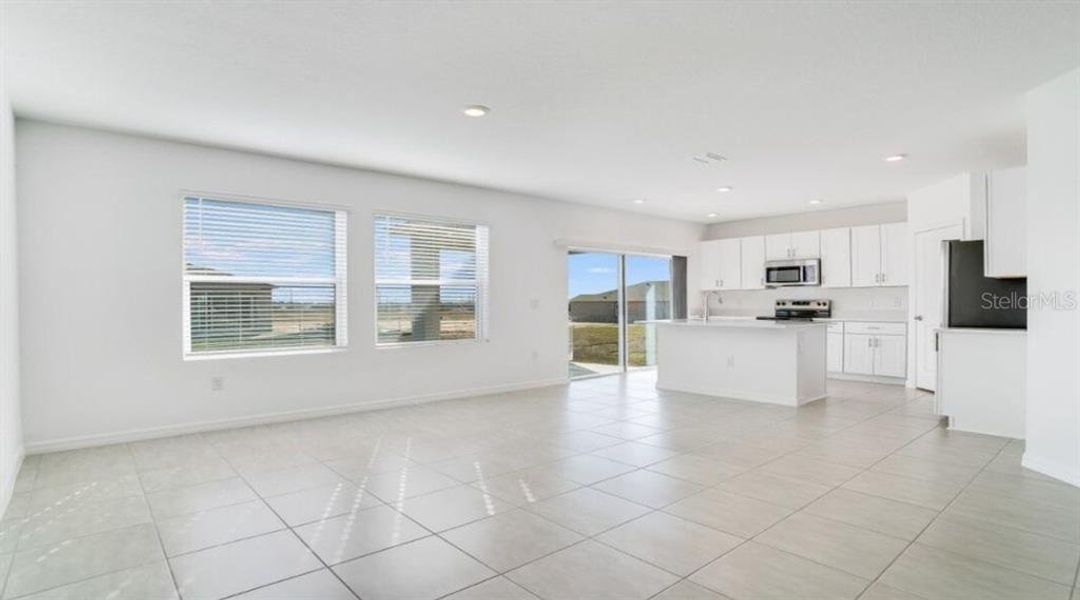 Spacious, unfurnished interior of a new home in Scenic Terrace, Lake Hamilton (Image 10). Spacious, unfurnished interior of a new home in Scenic Terrace, Lake Hamilton (Image 10).