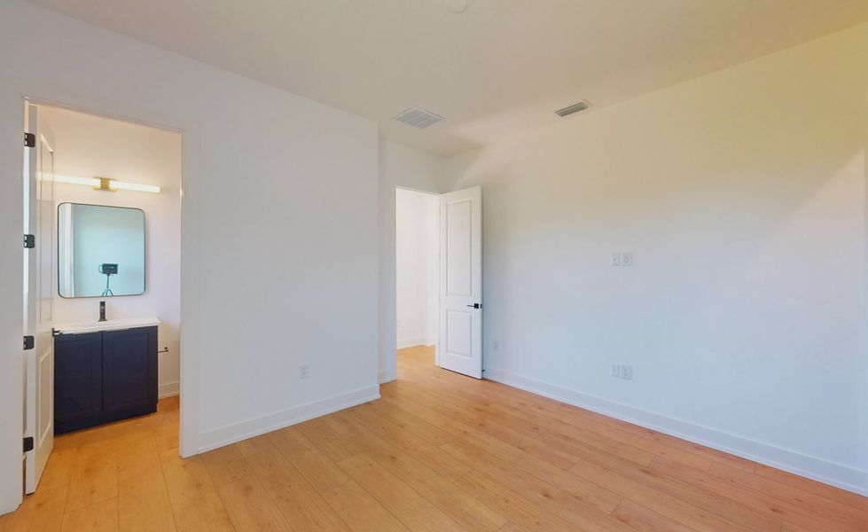 Spacious, unfurnished interior of a new home in West Hill Estates, Dade City (Image 33).