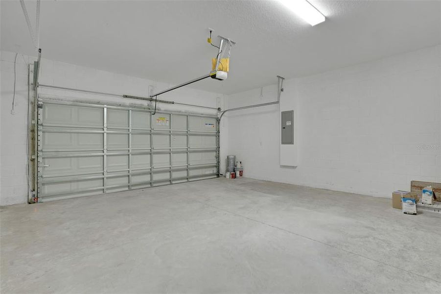 Spacious, unfurnished interior of a new home in Annabelle Estates, Lake Wales (Image 26).