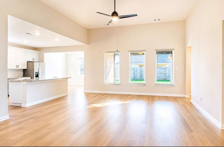 Spacious, unfurnished interior of a new home in Lago Mar, Texas City (Image 12). Spacious, unfurnished interior of a new home in Lago Mar, Texas City (Image 12).