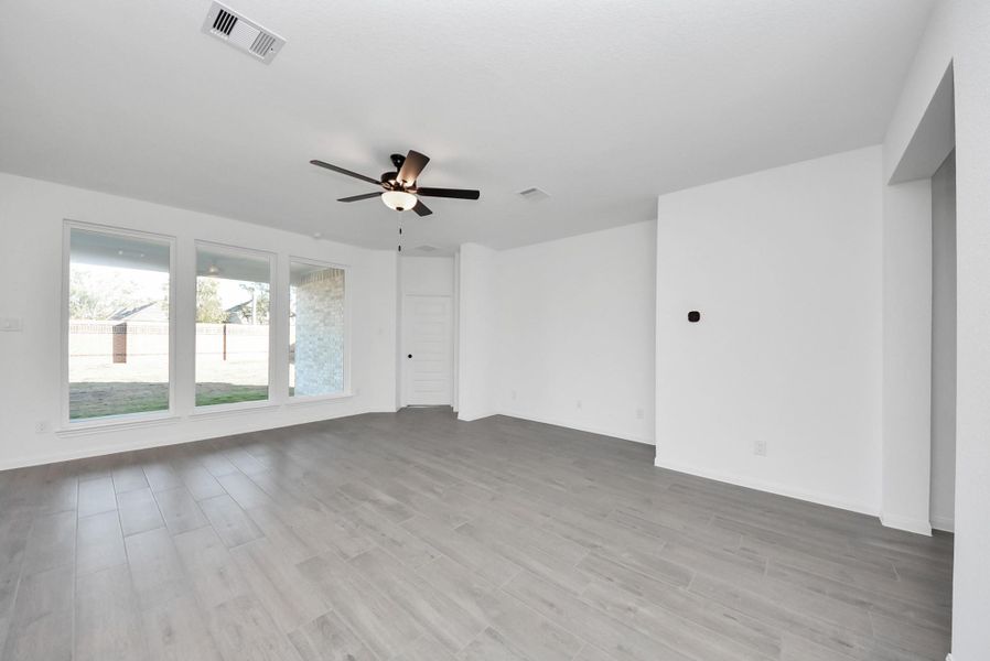 Spacious, unfurnished interior of a new home in Elyson, Katy (Image 46).